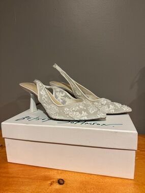 Brand New Betsey Johnson White Lace Pointed Slingback Bridal Heels